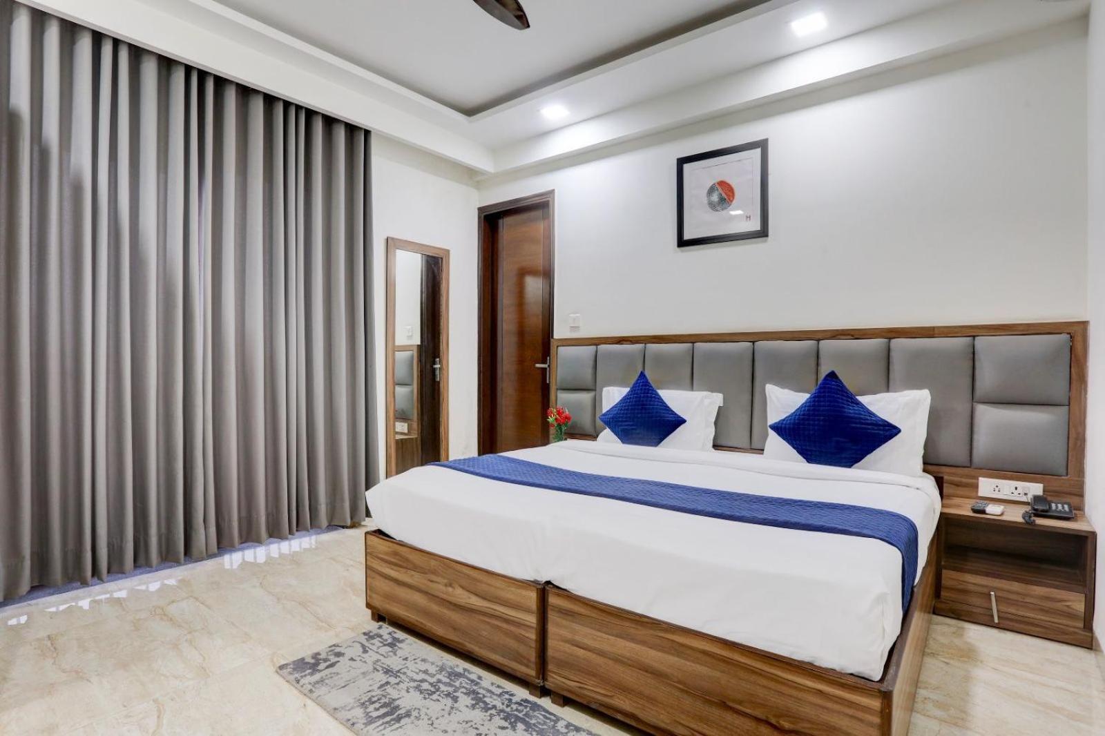 Hotel Greysky Medicity Gurgaon Exterior photo