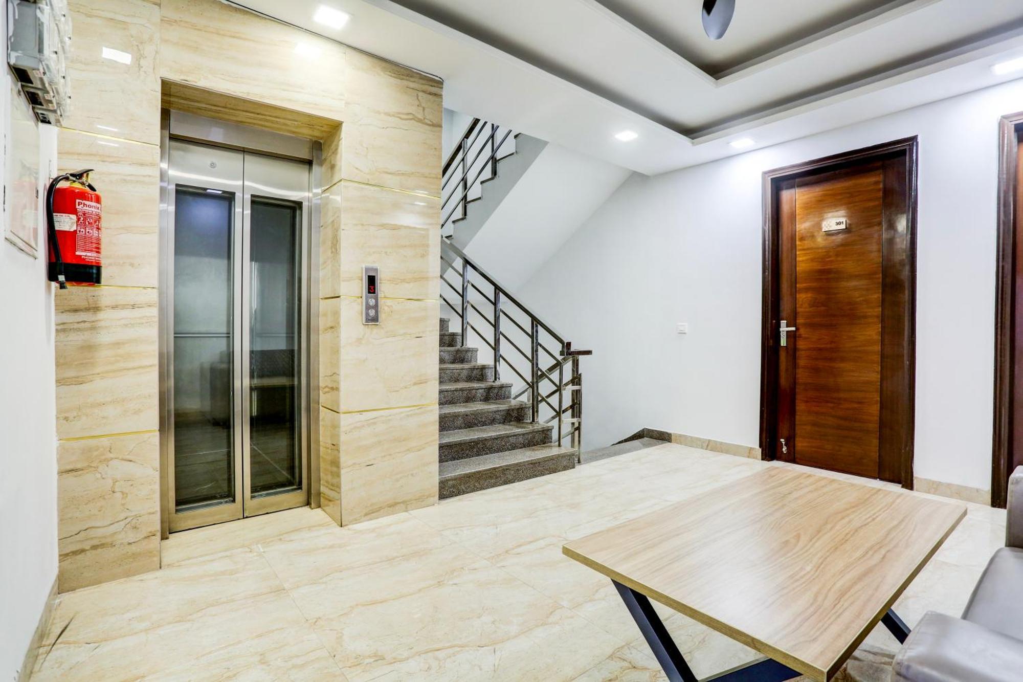 Hotel Greysky Medicity Gurgaon Exterior photo
