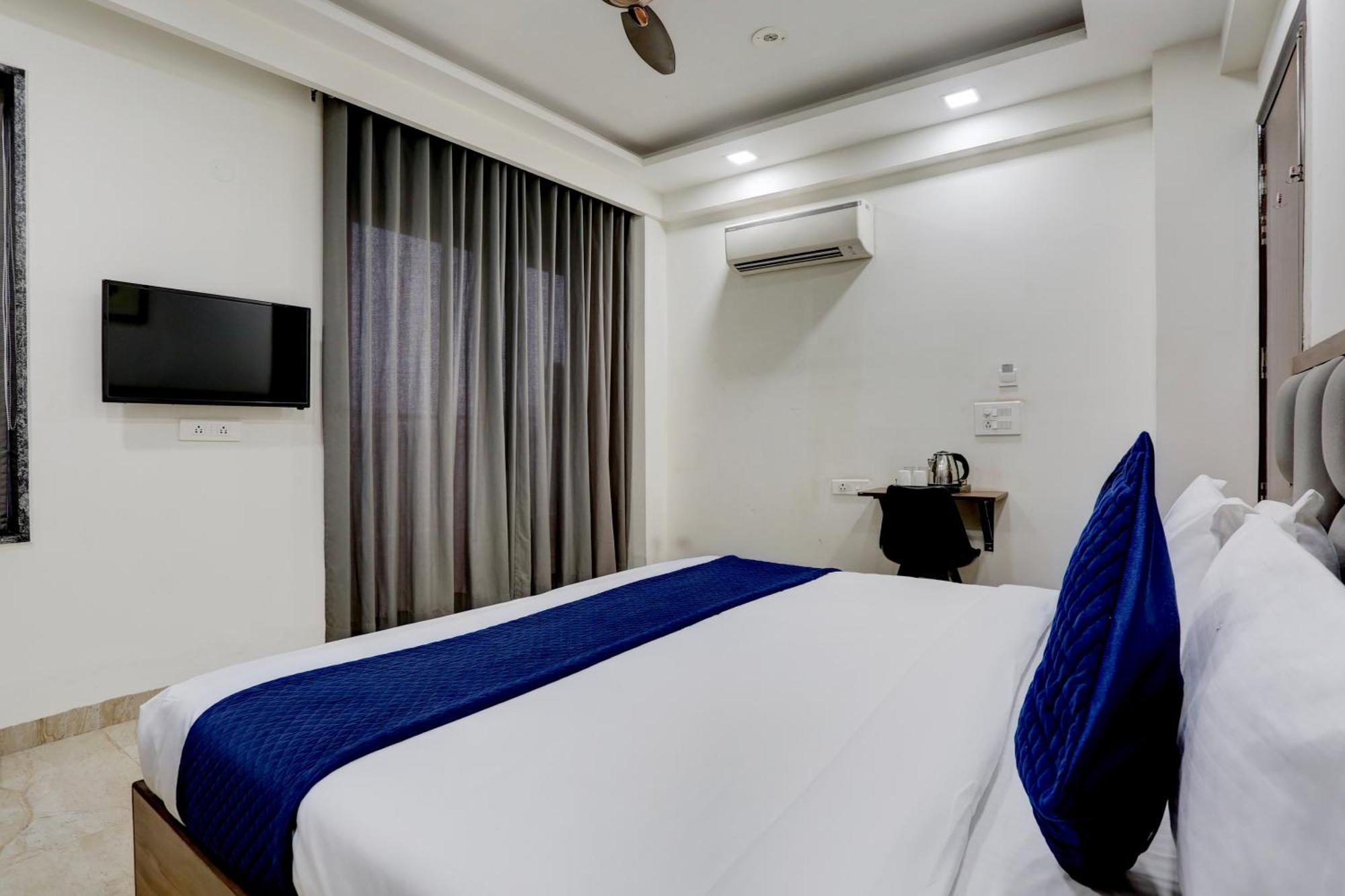 Hotel Greysky Medicity Gurgaon Exterior photo