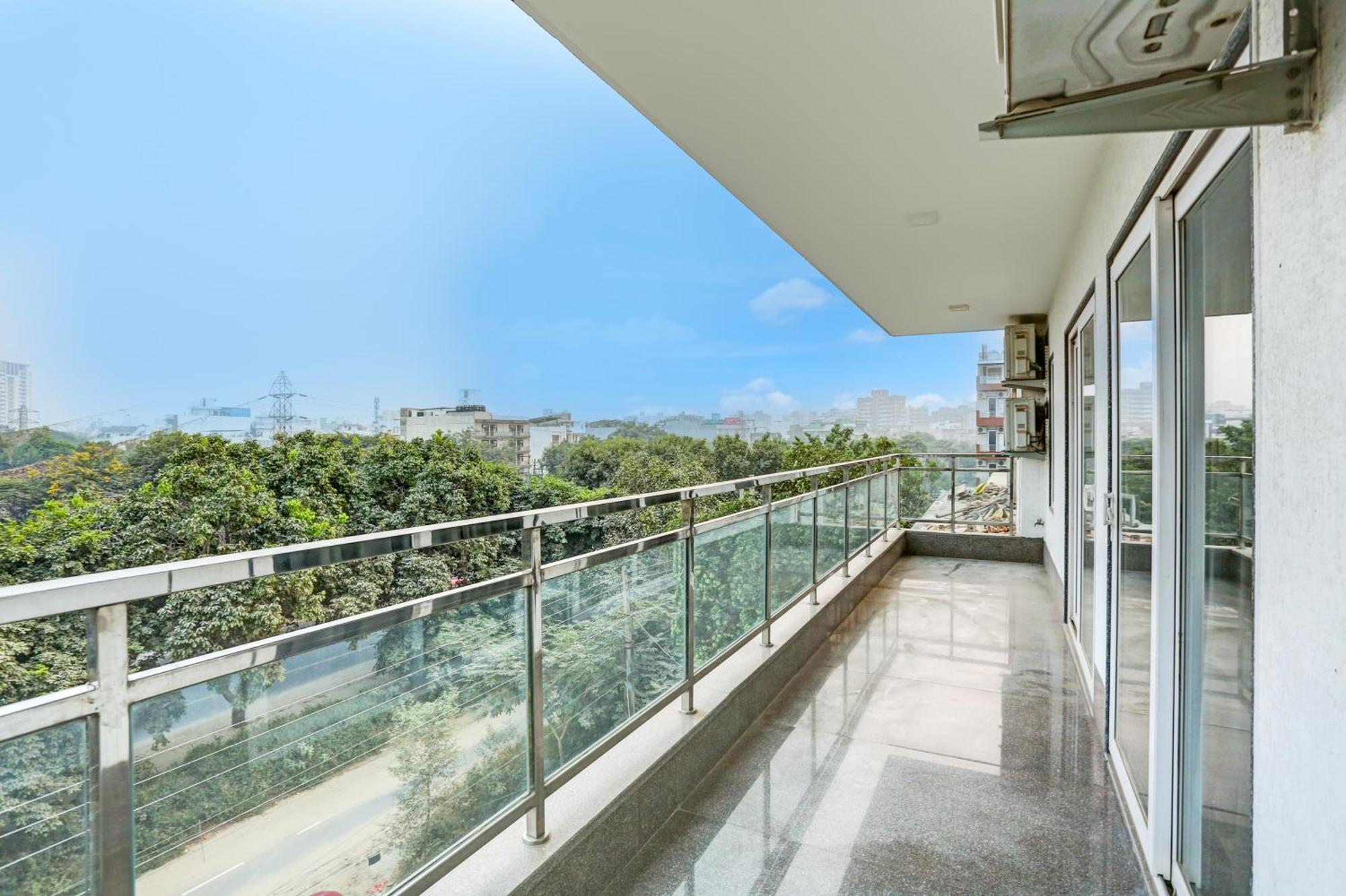 Hotel Greysky Medicity Gurgaon Exterior photo